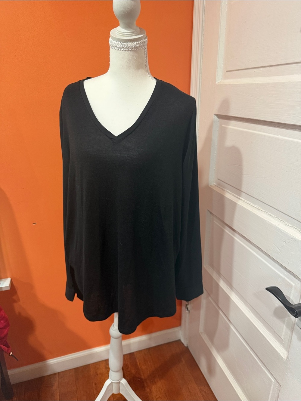 Ann Taylor Black V-Neck Long Sleeve Top